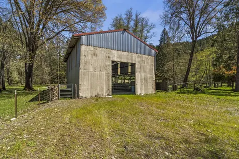 2800 Cedar Flat Road Williams OR 97544