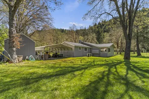 2800 Cedar Flat Road Williams OR 97544