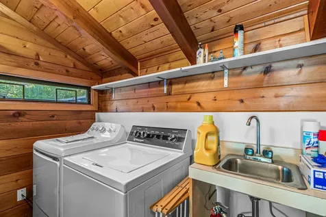 2693 Oak View Circle Medford OR 97504