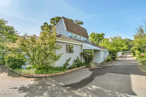 2693 Oak View Circle Medford OR 97504