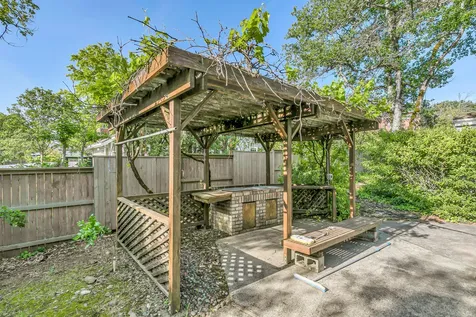 2693 Oak View Circle Medford OR 97504