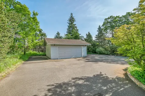 2693 Oak View Circle Medford OR 97504