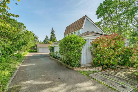 2693 Oak View Circle Medford OR 97504