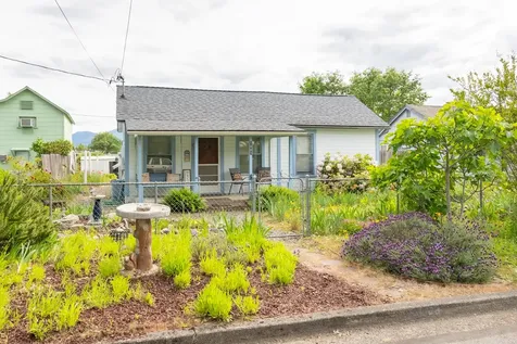 1007 SW Isham Street Grants Pass OR 97526