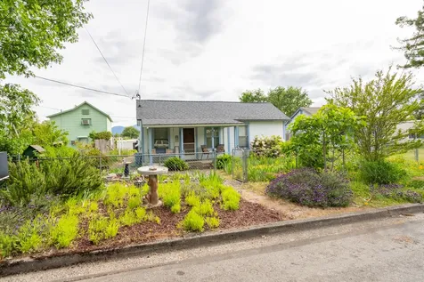 1007 SW Isham Street Grants Pass OR 97526