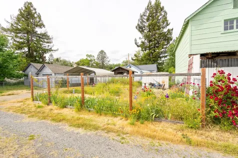 1007 SW Isham Street Grants Pass OR 97526