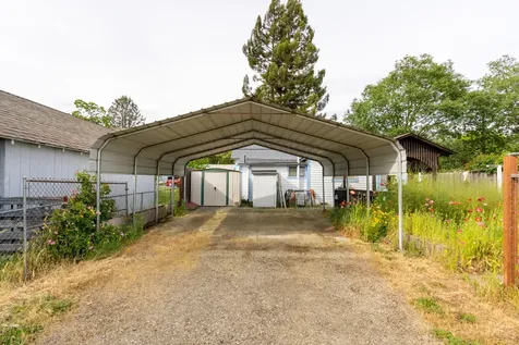 1007 SW Isham Street Grants Pass OR 97526