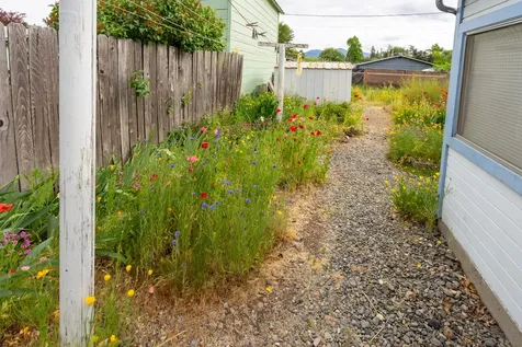1007 SW Isham Street Grants Pass OR 97526