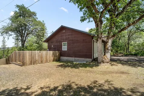 4881 Old Stage Road Central Point OR 97502