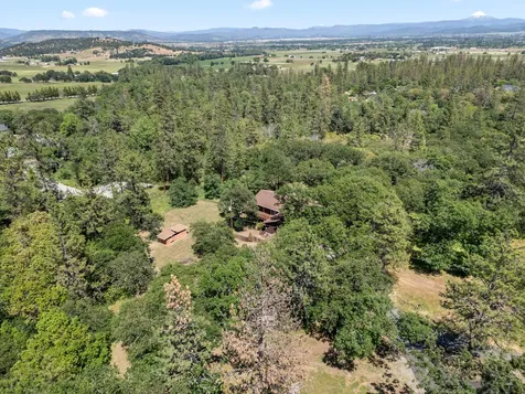 4881 Old Stage Road Central Point OR 97502