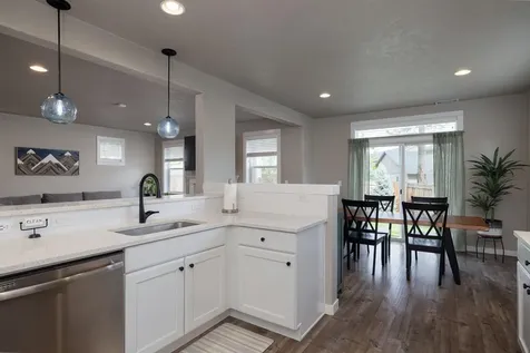 1156 W Hill Avenue Sisters OR 97759