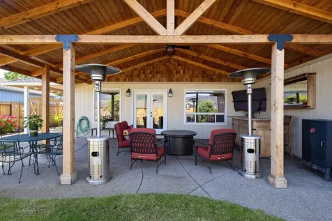 3846 Arrowhead Drive Medford OR 97504