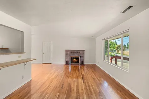 1556 Windsor Street Ashland OR 97520