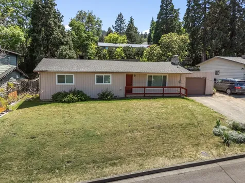 1556 Windsor Street Ashland OR 97520