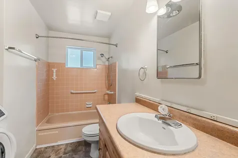 1556 Windsor Street Ashland OR 97520