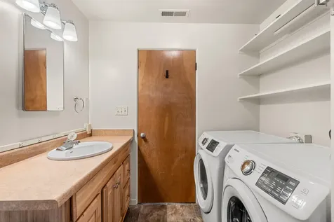 1556 Windsor Street Ashland OR 97520