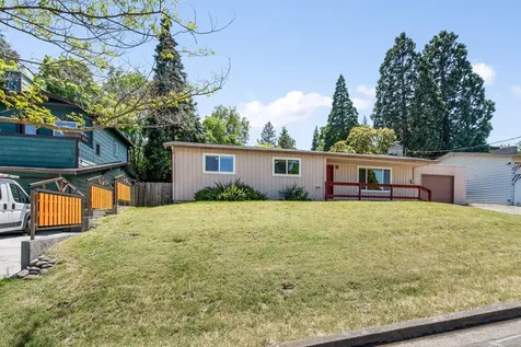 1556 Windsor Street Ashland OR 97520