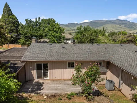1556 Windsor Street Ashland OR 97520