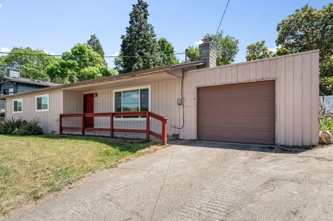 1556 Windsor Street Ashland OR 97520