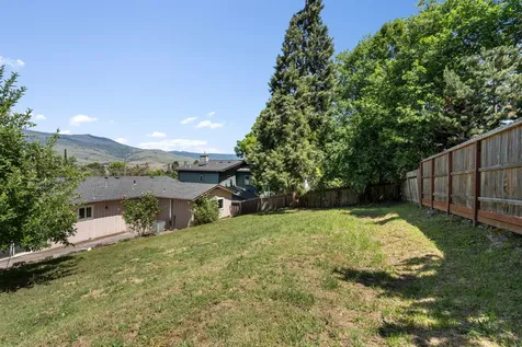 1556 Windsor Street Ashland OR 97520
