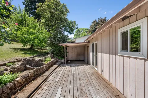 1556 Windsor Street Ashland OR 97520