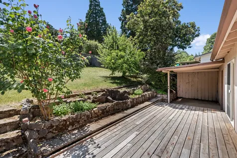 1556 Windsor Street Ashland OR 97520