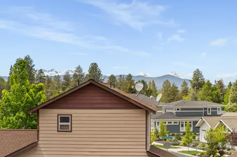 1242 SW Silver Lake Boulevard Bend OR 97702