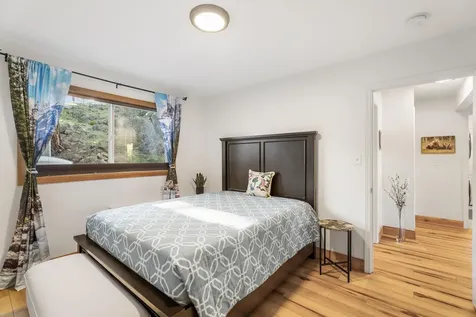 1242 SW Silver Lake Boulevard Bend OR 97702