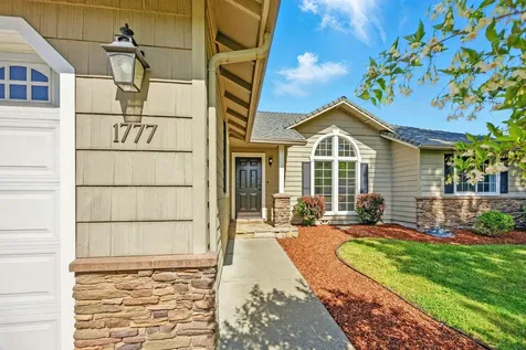 1777 W Harbeck Road Grants Pass OR 97527