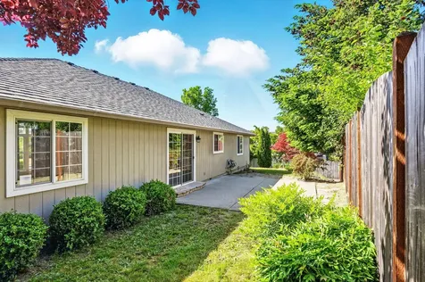 1777 W Harbeck Road Grants Pass OR 97527