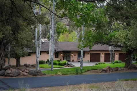 8050 NW Grubstake Way Redmond OR 97756