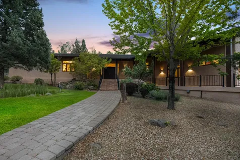 8050 NW Grubstake Way Redmond OR 97756