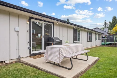 6696 Doral Drive SE Salem OR 97306