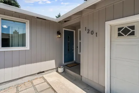 1201 Kelly Street Medford OR 97501
