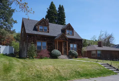 1527 Pacific Terrace Klamath Falls OR 97601