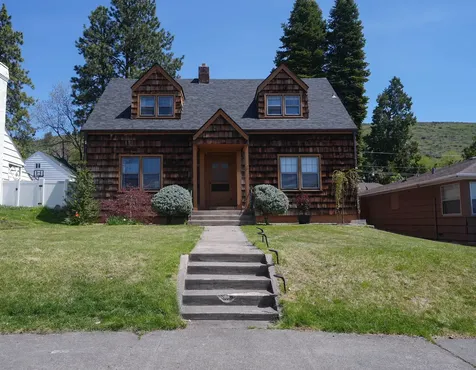 1527 Pacific Terrace Klamath Falls OR 97601