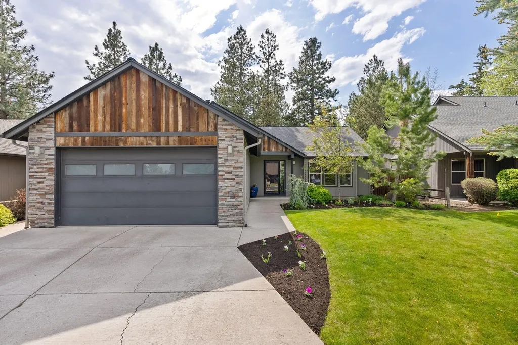 61293 Osprey Nest Place Bend OR 97702