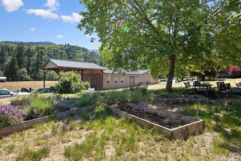 251 W Savage Creek Road Grants Pass OR 97527