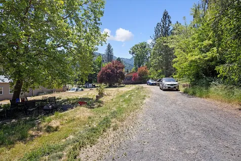 251 W Savage Creek Road Grants Pass OR 97527