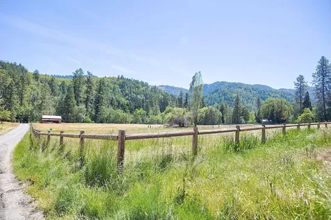 251 W Savage Creek Road Grants Pass OR 97527
