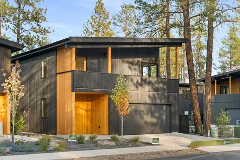 729 W Canopy Way Sisters OR 97759