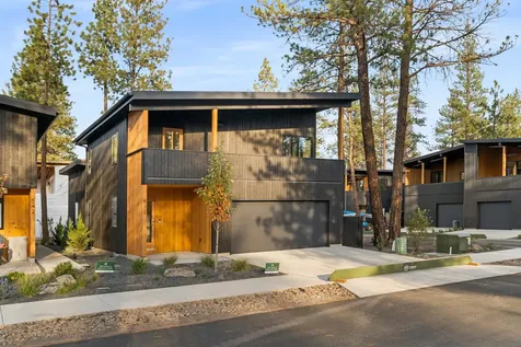 729 W Canopy Way Sisters OR 97759