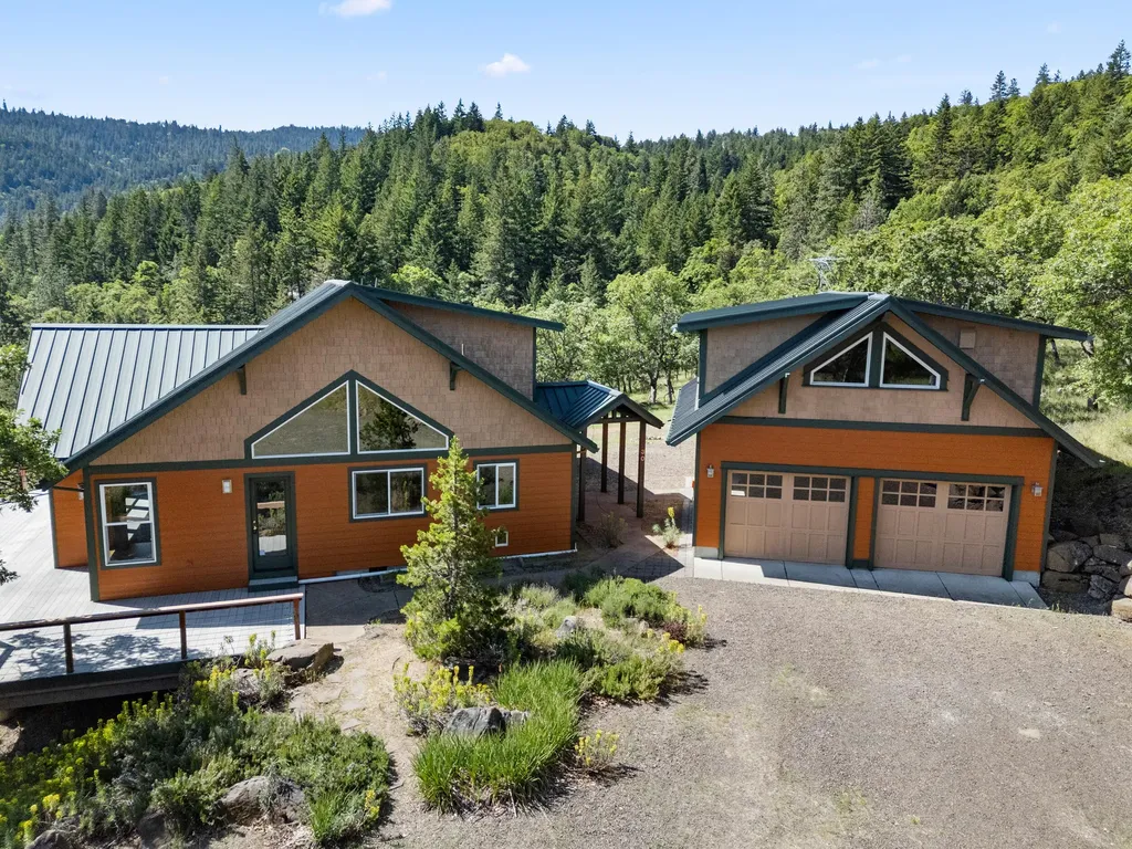 30 Steinman Drive Ashland OR 97520