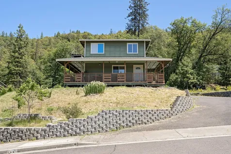 105 Linda Lane Shady Cove OR 97539