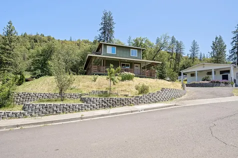 105 Linda Lane Shady Cove OR 97539
