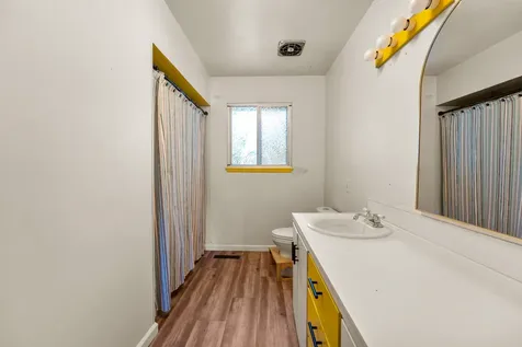 235 NE Savage Street Grants Pass OR 97526