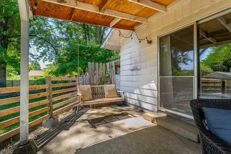 235 NE Savage Street Grants Pass OR 97526