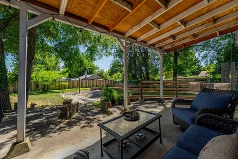235 NE Savage Street Grants Pass OR 97526