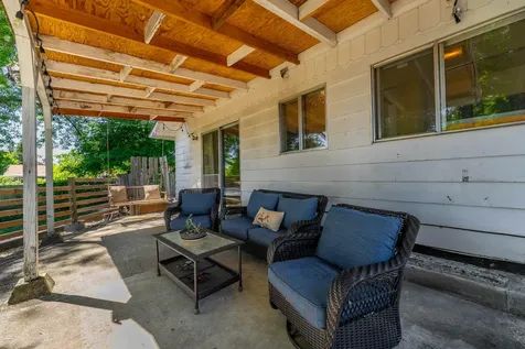 235 NE Savage Street Grants Pass OR 97526