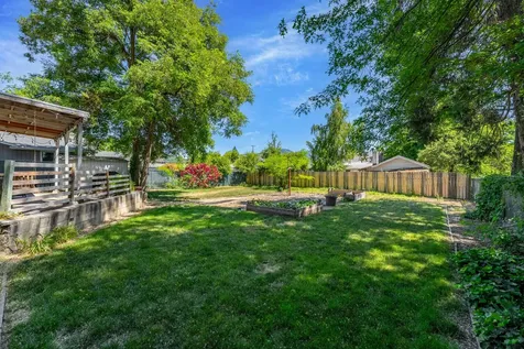 235 NE Savage Street Grants Pass OR 97526